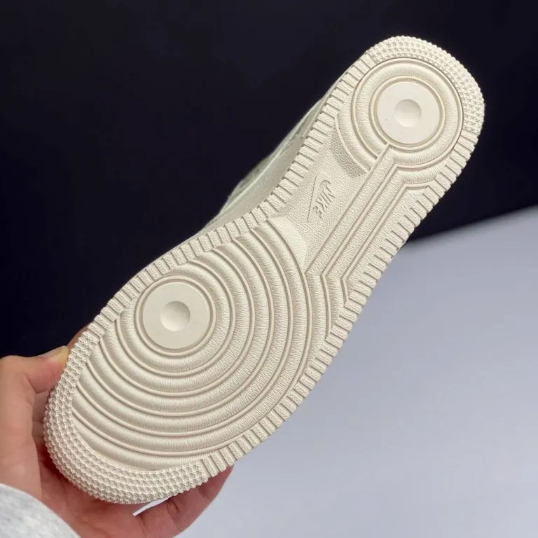نایک ایر فورس وان بیگ بنگ کرم Nike Air Force 1 Big Bang Cream نایک ایر فورس وان بیگ بنگ کرم Nike Air Force 1 Big Bang Cream - تصویر 3