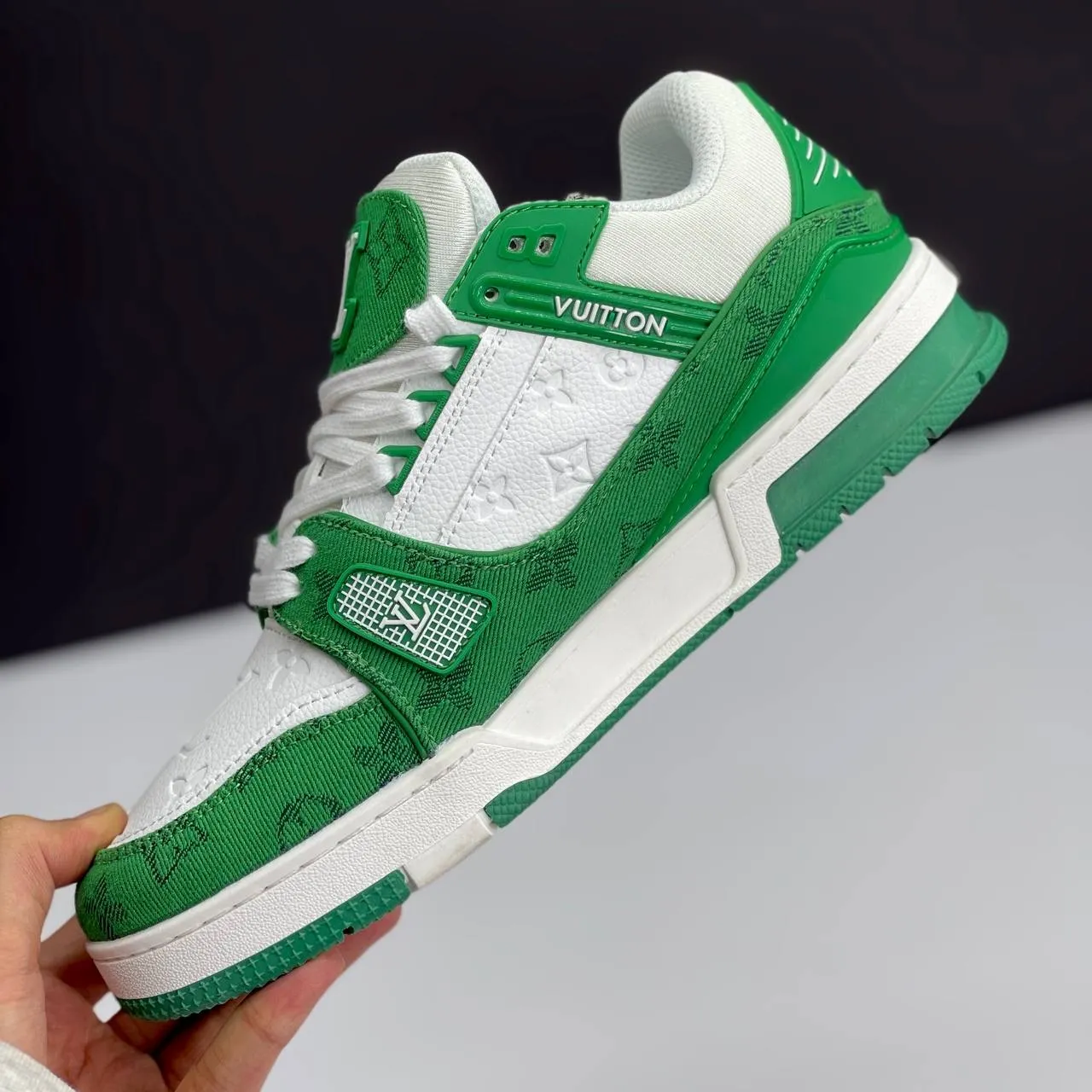 لویی ویتون ترینر سفید سبز Louis Vuitton Trainer White Green - تصویر 3