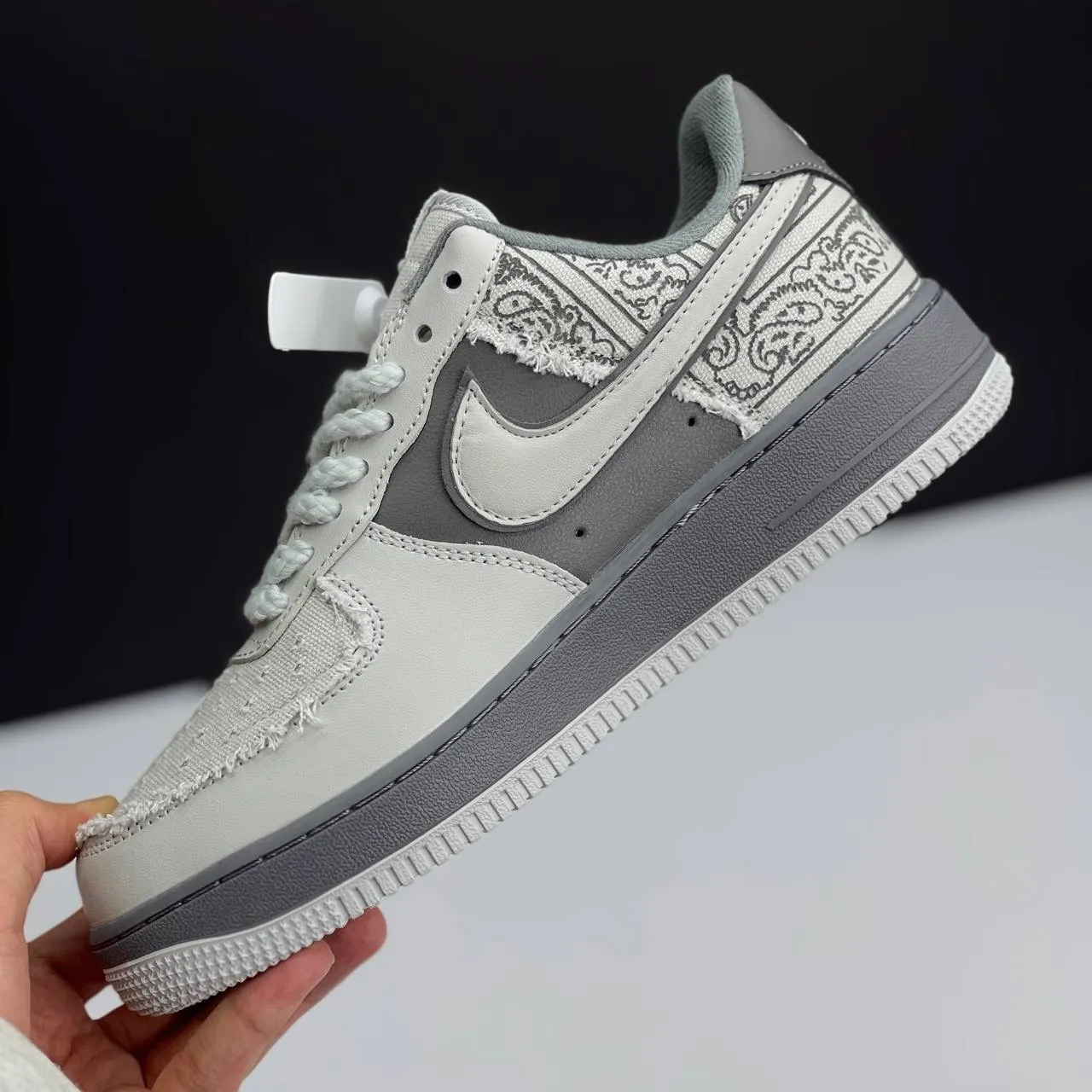 نایک ایر فورس وان بیگ بنگ طوسی Nike Air Force 1 Big Bang Grey نایک ایر فورس وان بیگ بنگ طوسی Nike Air Force 1 Big Bang Grey - تصویر 2