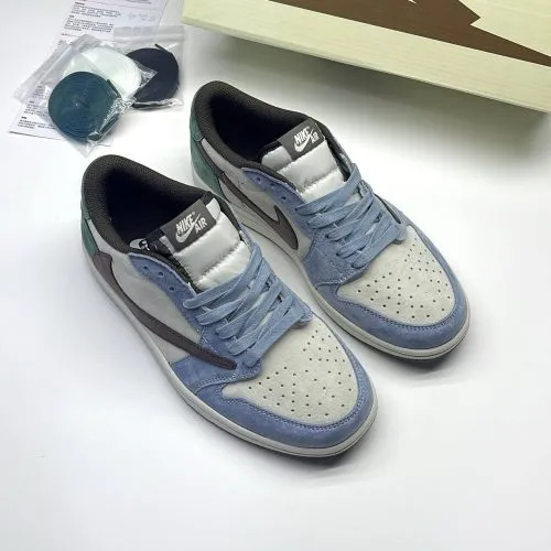 کفش نایک ایر جردن وان لو تراویس اسکات آبی سبز سوئد Nike Air Jordan 1 Low Travis Scott Blue Green Suede - تصویر 4
