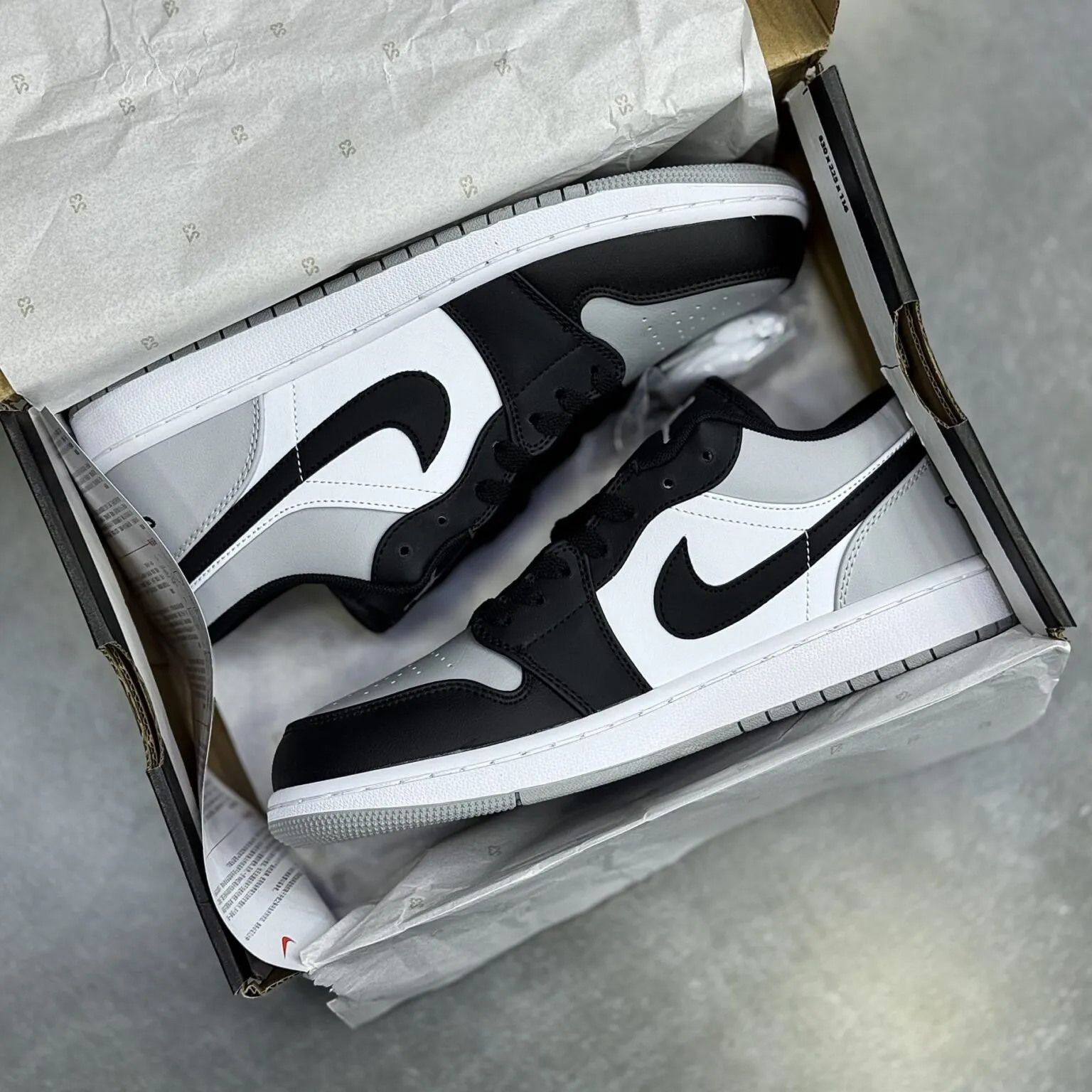 کفش نایک ایر جردن وان لو مشکی طوسی شادوو Nike Air Jordan 1 Low Shadow - تصویر 2