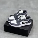 کفش نایک ایر جردن وان سفید سیمانی Nike Air Jordan 1 White Cement