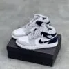 کفش نایک ایر جردن وان ساقدار گری اسکول Nike Air Jordan 1 High Grey School کفش نایک ایر جردن وان ساقدار گری اسکول Nike Air Jordan 1 High Grey School