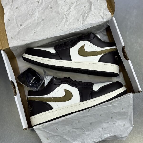 کفش نایک ایر جردن وان مشکی سفید لجنی Nike Air Jordan 1 Black White Olive کفش نایک ایر جردن وان مشکی سفید لجنی Nike Air Jordan 1 Black White Olive