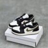 کفش نایک ایر جردن وان مشکی سفید لجنی Nike Air Jordan 1 Black White Olive کفش نایک ایر جردن وان مشکی سفید لجنی Nike Air Jordan 1 Black White Olive
