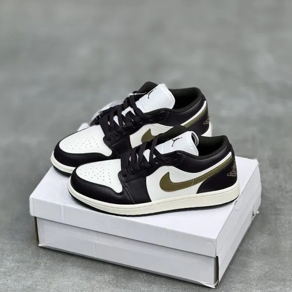 کفش نایک ایر جردن وان مشکی سفید لجنی Nike Air Jordan 1 Black White Olive کفش نایک ایر جردن وان مشکی سفید لجنی Nike Air Jordan 1 Black White Olive