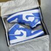 کفش نایک ایر جردن وان ساقدار سفید آبی Nike Air Jordan 1 High White Blue کفش نایک ایر جردن وان ساقدار سفید آبی Nike Air Jordan 1 High White Blue