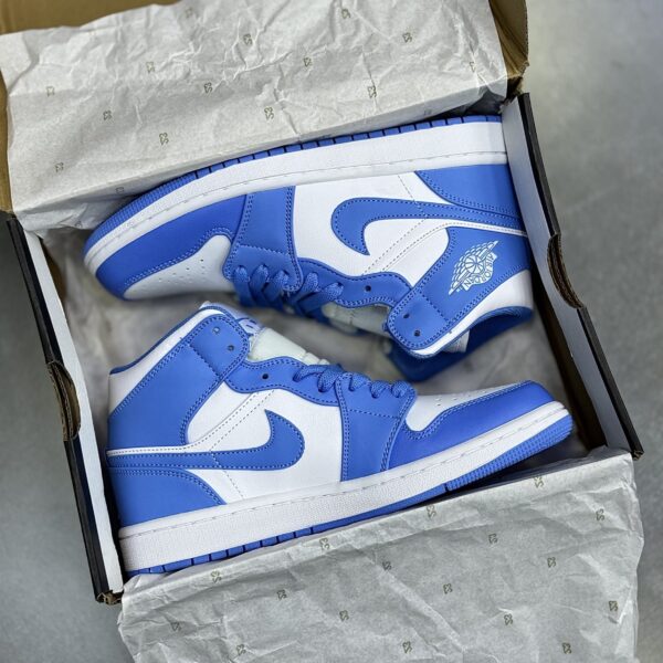 کفش نایک ایر جردن وان ساقدار سفید آبی Nike Air Jordan 1 High White Blue کفش نایک ایر جردن وان ساقدار سفید آبی Nike Air Jordan 1 High White Blue