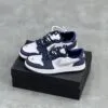 کفش نایک اس بی دانک لو سفید سرمهای طوسی Nike SB Dunk Low White Navy Grey کفش نایک اس بی دانک لو سفید سرمهای طوسی Nike SB Dunk Low White Navy Grey
