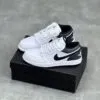 کفش نایک ایر جردن وان لو سفید طوسی Nike Air Jordan 1 Low White Grey کفش نایک ایر جردن وان لو سفید طوسی Nike Air Jordan 1 Low White Grey