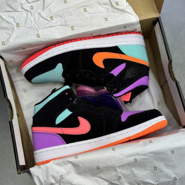 کفش نایک ایر جردن وان ساقدار لنگه به لنگه Nike Air Jordan 1 High Mismatch