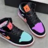 کفش نایک ایر جردن وان ساقدار لنگه به لنگه Nike Air Jordan 1 High Mismatch کفش نایک ایر جردن وان ساقدار لنگه به لنگه Nike Air Jordan 1 High Mismatch - تصویر 3