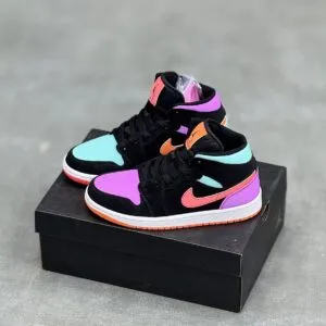 کفش نایک ایر جردن وان ساقدار لنگه به لنگه Nike Air Jordan 1 High Mismatch کفش نایک ایر جردن وان ساقدار لنگه به لنگه Nike Air Jordan 1 High Mismatch