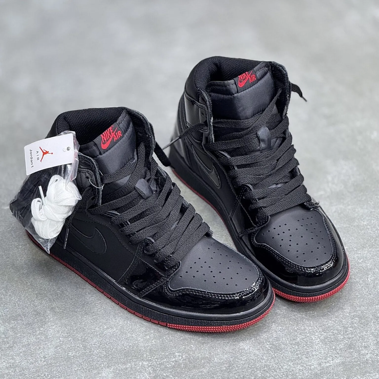 کفش نایک ایر جردن وان ساقدار ورنی بلکند Nike Air Jordan 1 High Patent Blackend - تصویر 2
