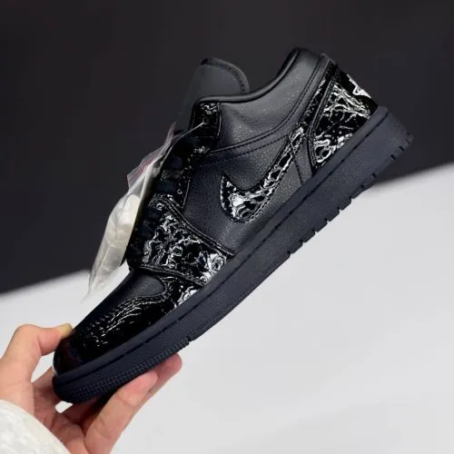 کفش نایک ایر جردن وان لو بلک کروک Nike Air Jordan 1 Low Black Croc کفش نایک ایر جردن وان لو بلک کروک Nike Air Jordan 1 Low Black Croc - تصویر 2