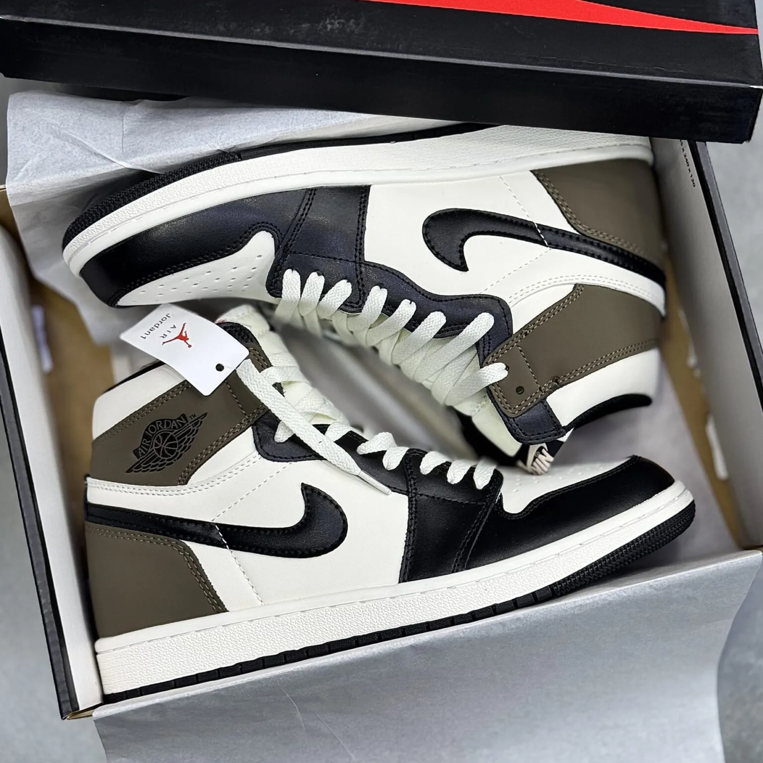 کفش نایک ایر جردن وان ساقدار دارک موکا Nike Air Jordan 1 High Dark Mocha - تصویر 2