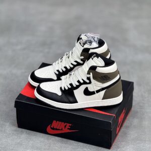 کفش نایک ایر جردن وان ساقدار دارک موکا Nike Air Jordan 1 High Dark Mocha کفش نایک ایر جردن وان ساقدار دارک موکا Nike Air Jordan 1 High Dark Mocha
