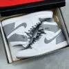 کفش نایک ایر جردن وان ساقدار سفید طوسی دودی Nike Air Jordan 1 High White Smoke Grey کفش نایک ایر جردن وان ساقدار سفید طوسی دودی Nike Air Jordan 1 High White Smoke Grey - تصویر 2
