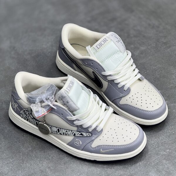 کفش نایک ایر جردن وان لو تراویس اسکات دیور Nike Air Jordan 1 Low Travis Scott Dior کفش نایک ایر جردن وان لو تراویس اسکات دیور Nike Air Jordan 1 Low Travis Scott Dior