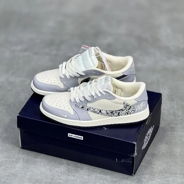 کفش نایک ایر جردن وان لو تراویس اسکات دیور Nike Air Jordan 1 Low Travis Scott Dior کفش نایک ایر جردن وان لو تراویس اسکات دیور Nike Air Jordan 1 Low Travis Scott Dior