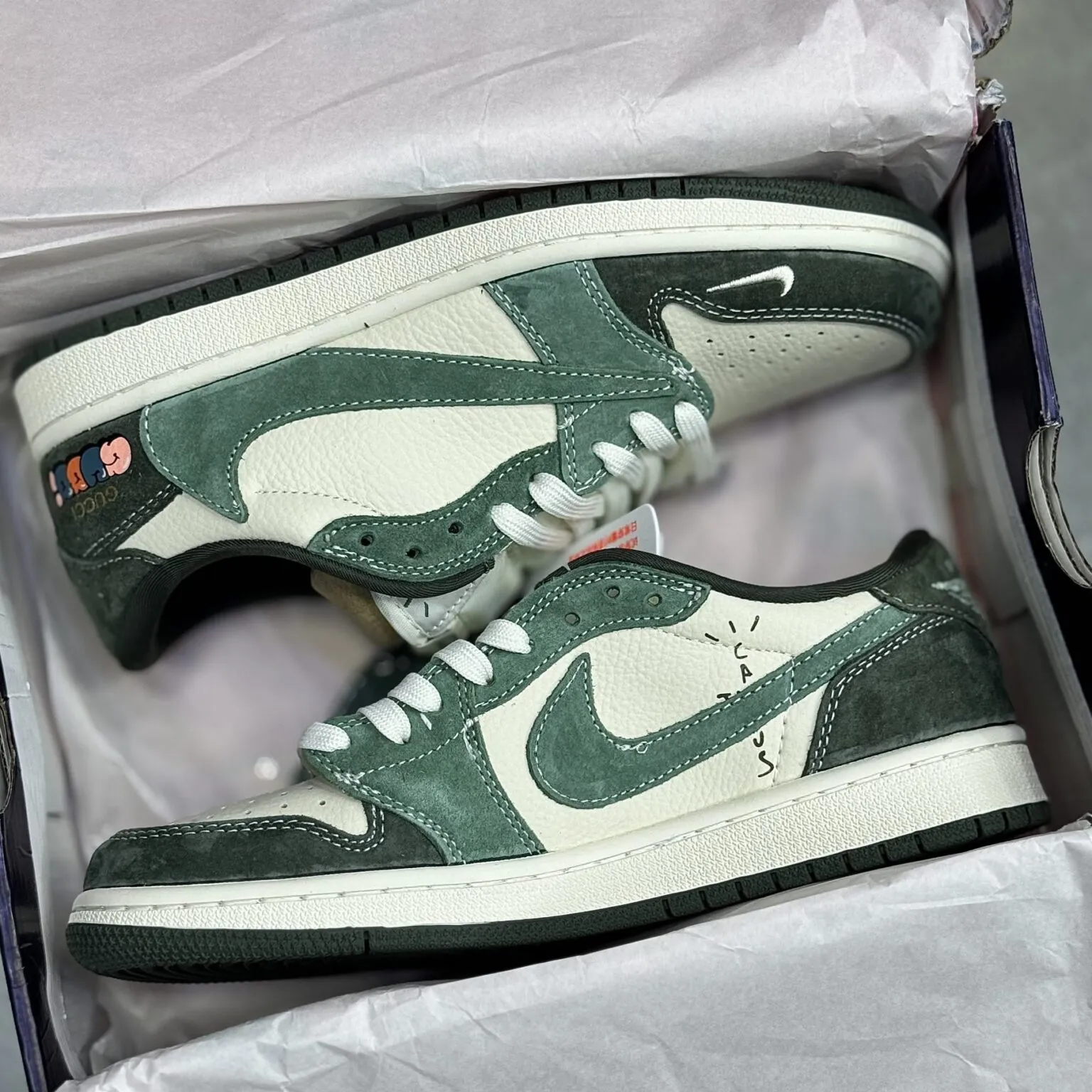 کفش نایک ایر جردن وان لو تراویس اسکات گوچی Nike Air Jordan 1 Low Travis Scott Gucci - تصویر 2