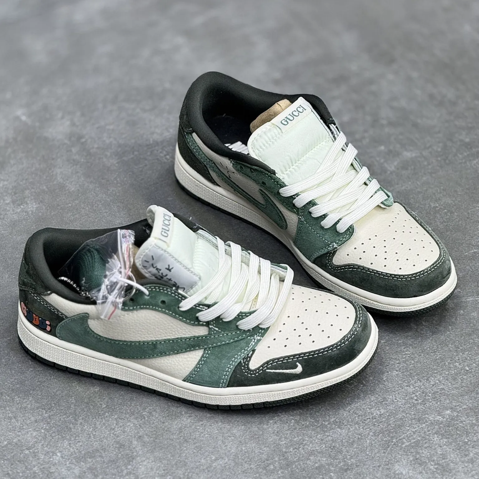 کفش نایک ایر جردن وان لو تراویس اسکات گوچی Nike Air Jordan 1 Low Travis Scott Gucci - تصویر 3