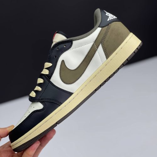کفش نایک ایر جردن ۱ لو دارک موکا  Nike Air Jordan 1 Low Dark Mocha