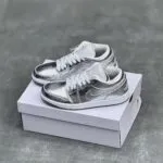 کفش نایک ایر جردن وان لو نقره ای براق Nike Air Jordan 1 Low Metallic Silver
