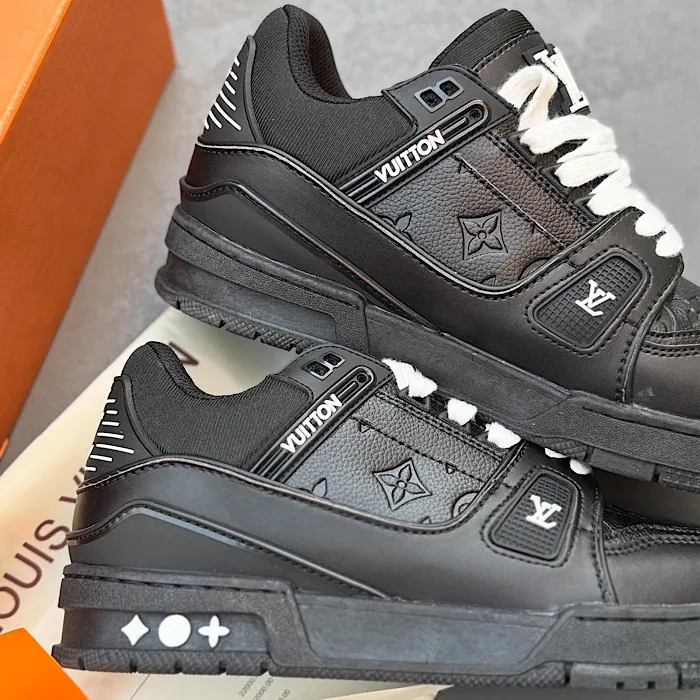 کفش لویی ویتون ترینر تمام مشکی Louis Vuitton Trainer Triple Black - تصویر 3
