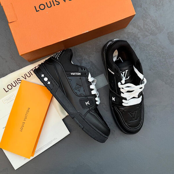 کفش لویی ویتون ترینر تمام مشکی Louis Vuitton Trainer Triple Black کفش لویی ویتون ترینر تمام مشکی Louis Vuitton Trainer Triple Black