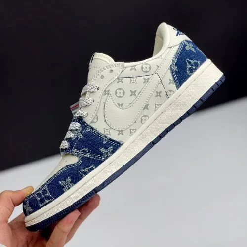 کفش نایک ایر جردن وان لو تراویس اسکات لویی ویتون Nike Air Jordan 1 Low Travis Scott Louis Vuitton کفش نایک ایر جردن وان لو تراویس اسکات لویی ویتون Nike Air Jordan 1 Low Travis Scott Louis Vuitton - تصویر 2