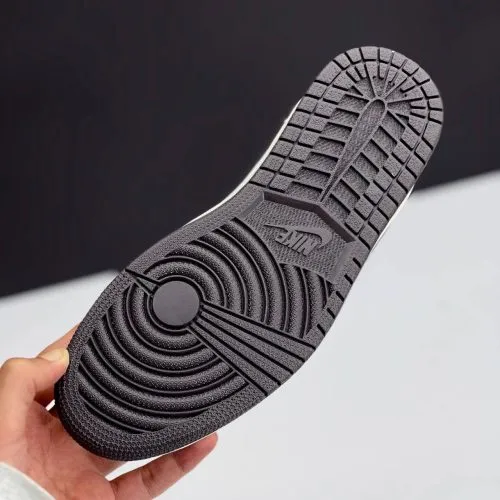 کفش نایک ایر جردن وان لو تراویس اسکات لویی ویتون کرم قهوه‌ای Nike Air Jordan 1 Low Travis Scott Louis Vuitton Brown - تصویر 3