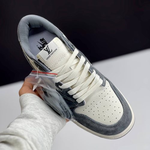 کفش نایک ایر جردن وان لو تراویس اسکات لویی ویتون کرم طوسی روشن | Nike Air Jordan 1 Low Travis Scott Louis Vuitton Light Grey کفش نایک ایر جردن وان لو تراویس اسکات لویی ویتون کرم طوسی روشن | Nike Air Jordan 1 Low Travis Scott Louis Vuitton Light Grey