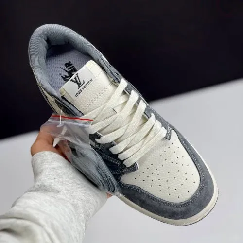 کفش نایک ایر جردن وان لو تراویس اسکات لویی ویتون کرم طوسی روشن | Nike Air Jordan 1 Low Travis Scott Louis Vuitton Light Grey - تصویر 4
