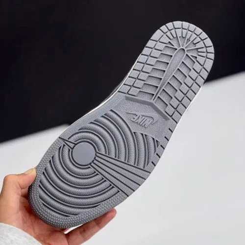 کفش نایک ایر جردن وان لو تراویس اسکات لویی ویتون کرم طوسی روشن | Nike Air Jordan 1 Low Travis Scott Louis Vuitton Light Grey - تصویر 3