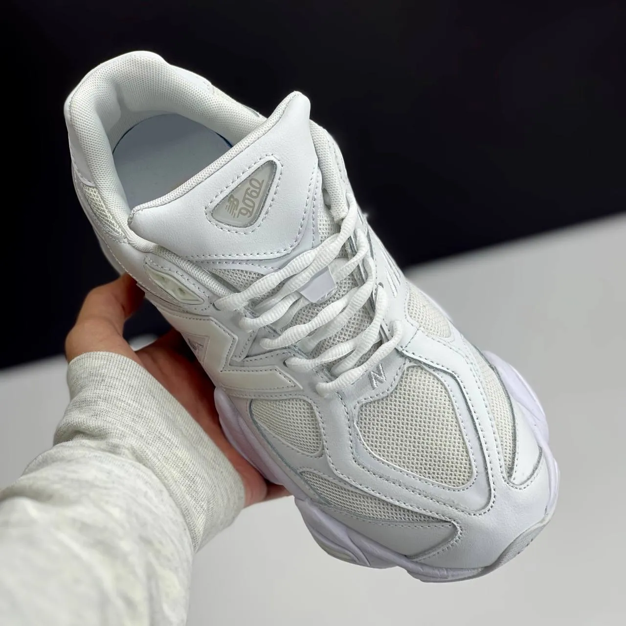 کتونی نیوبالانس ۹۰۶۰ سفید New Balance 9060 White - تصویر 4