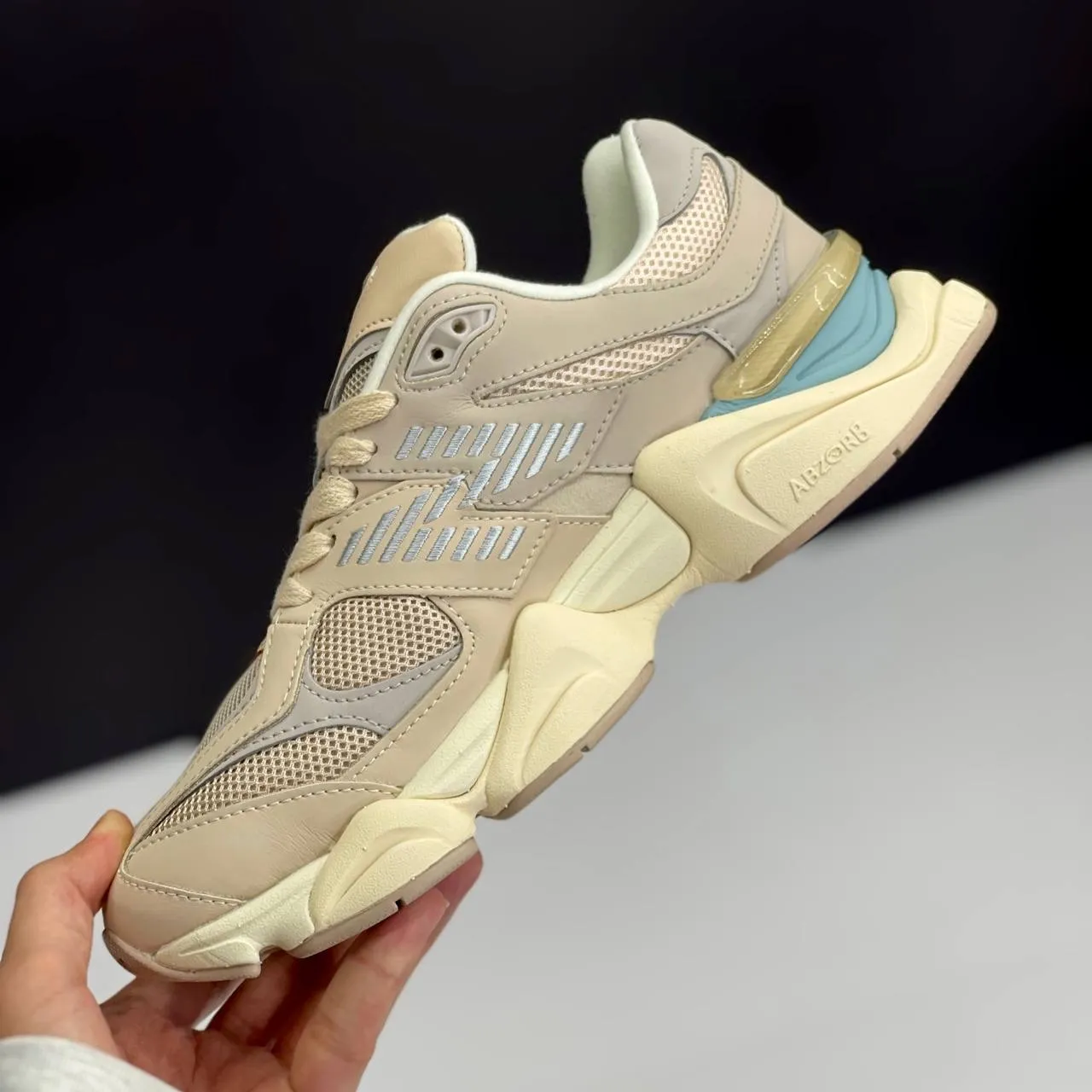 کتونی نیوبالانس ۹۰۶۰ کرم آبی New Balance 9060 Cream Blue کتونی نیوبالانس ۹۰۶۰ کرم آبی New Balance 9060 Cream Blue - تصویر 2