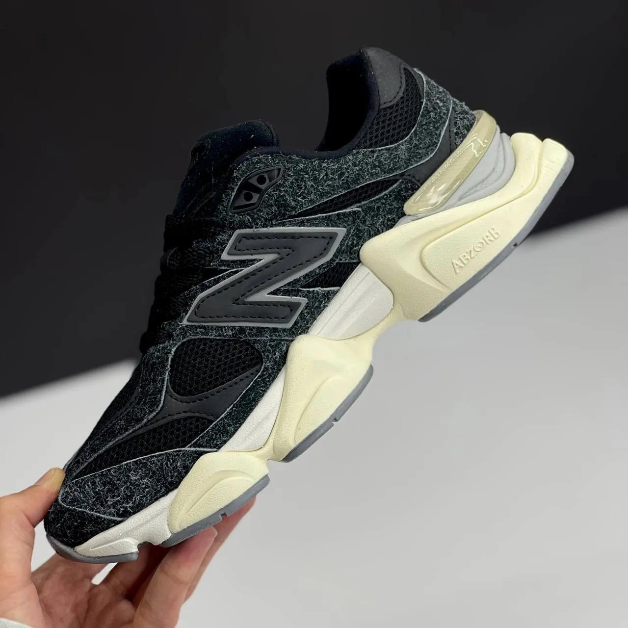 نیوبالانس ۹۰۶۰ مشکی کرم New Balance 9060 Black Cream نیوبالانس ۹۰۶۰ مشکی کرم New Balance 9060 Black Cream - تصویر 2