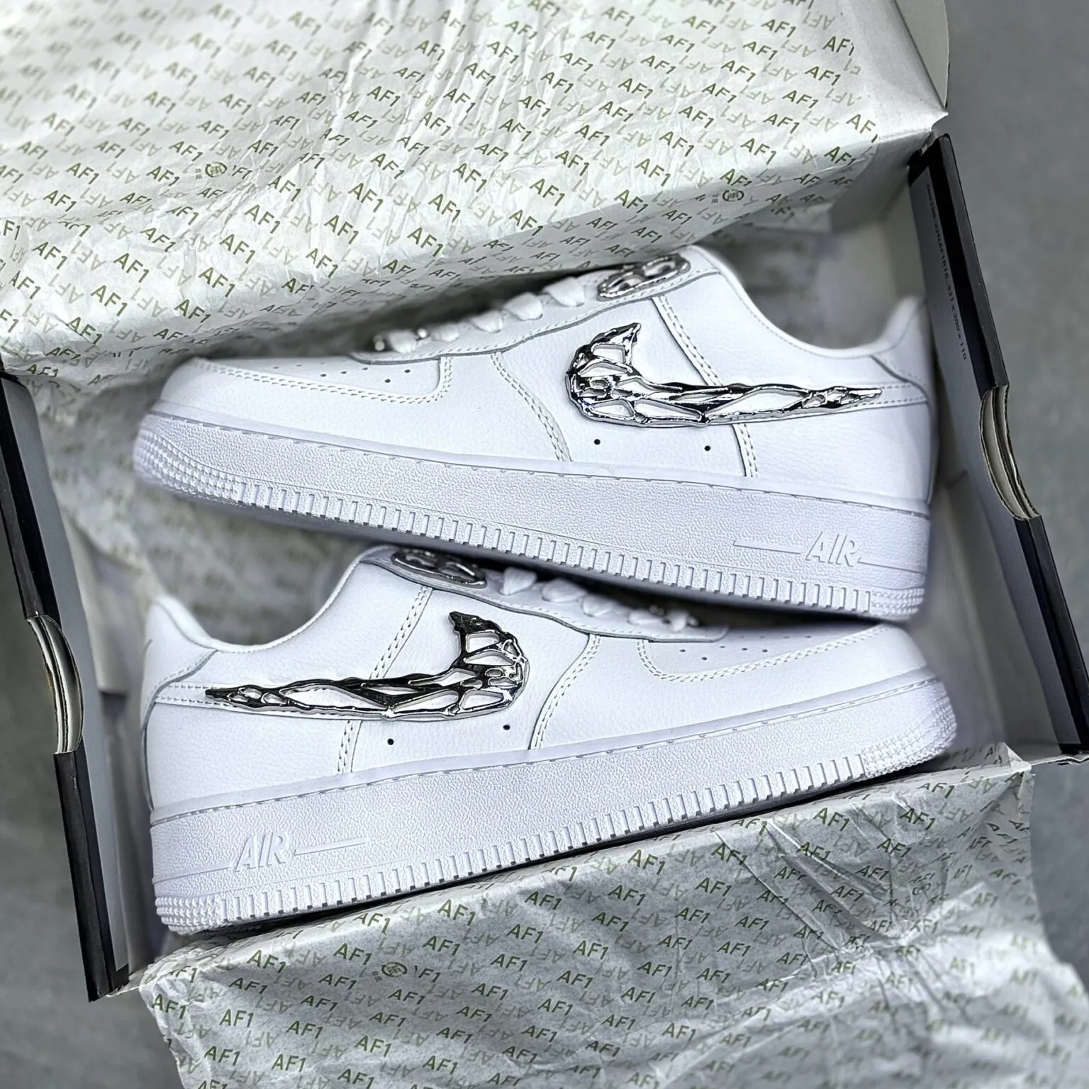کفش نایک ایر فورس وان مولتن متال سفید استخوانی Nike Air Force 1 Molten Metal White Bone کفش نایک ایر فورس وان مولتن متال سفید استخوانی Nike Air Force 1 Molten Metal White Bone - تصویر 3