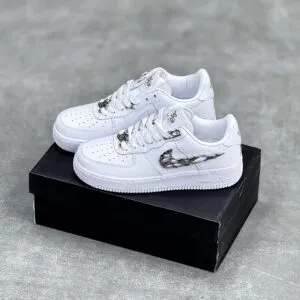 کفش نایک ایر فورس وان مولتن متال سفید استخوانی Nike Air Force 1 Molten Metal White Bone کفش نایک ایر فورس وان مولتن متال سفید استخوانی Nike Air Force 1 Molten Metal White Bone