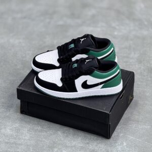 کفش نایک ایر جردن وان لو سبز مشکی Nike Air Jordan 1 Low Green Black کفش نایک ایر جردن وان لو سبز مشکی Nike Air Jordan 1 Low Green Black