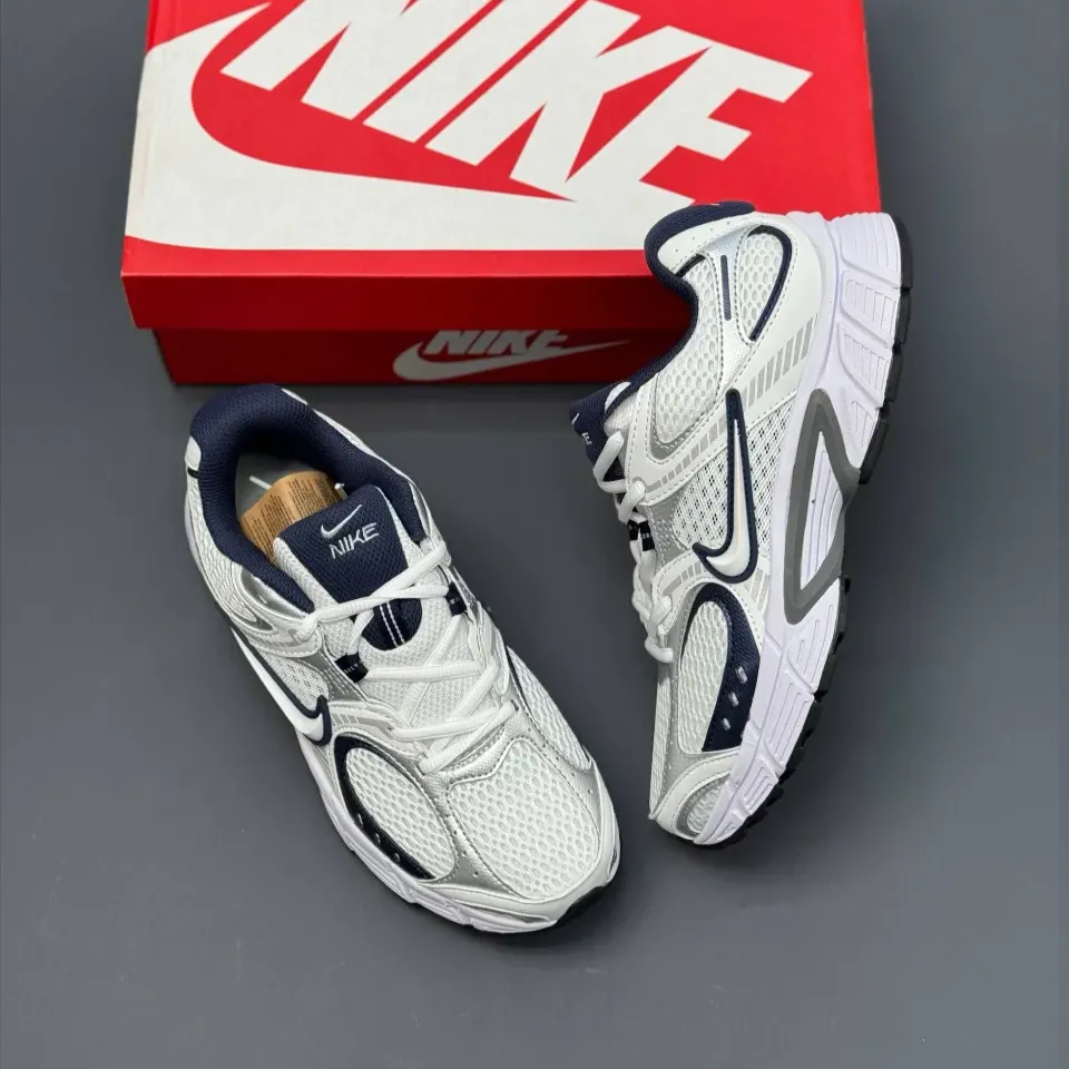 کفش نایک وی فایو کی ران سفید سرمه ای Nike V5K Run White Navy کفش نایک وی فایو کی ران سفید سرمه ای Nike V5K Run White Navy - تصویر 5