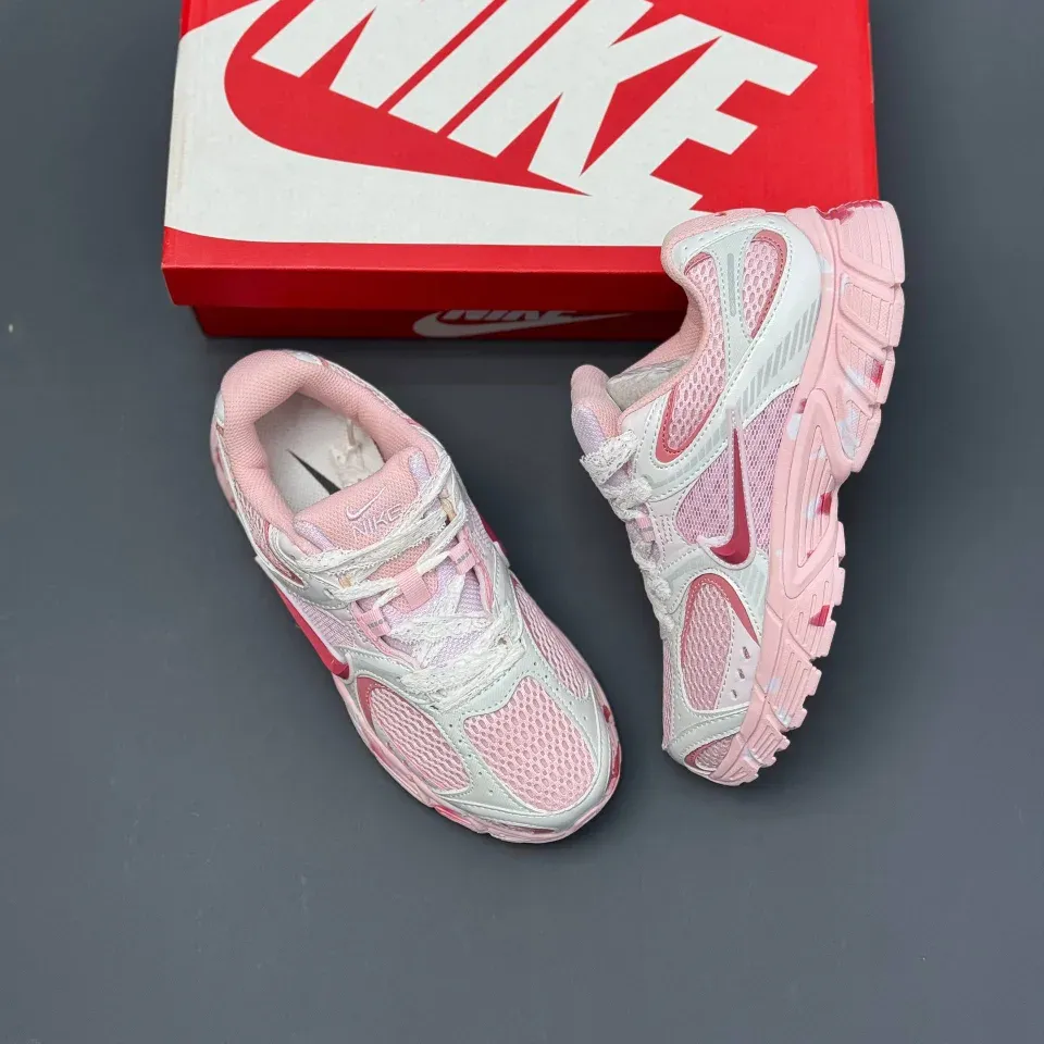 کفش نایک وی فایو کی ران صورتی سفید Nike V5K Run Pink White کفش نایک وی فایو کی ران صورتی سفید Nike V5K Run Pink White - تصویر 4