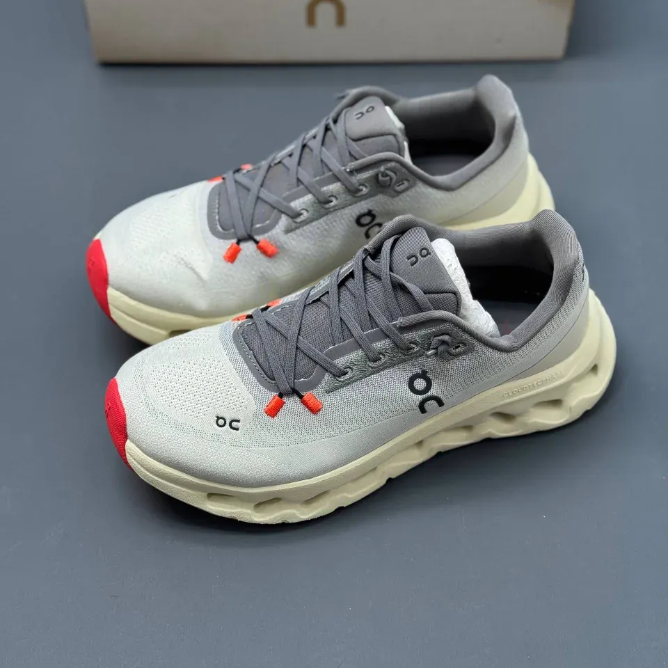 کفش آن رانینگ QC Loewe Cloudtilt طوسی On Running QC Loewe Cloudtilt Grey کفش آن رانینگ QC Loewe Cloudtilt طوسی On Running QC Loewe Cloudtilt Grey - تصویر 4
