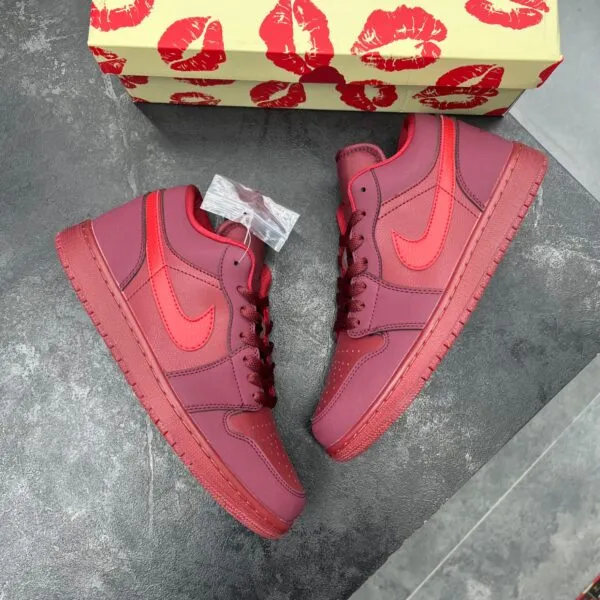 کفش نایک ایر جردن وان لو ولنتاین دی Nike Air Jordan 1 Low Valentine’s Day 2026 کفش نایک ایر جردن وان لو ولنتاین دی Nike Air Jordan 1 Low Valentine’s Day 2026