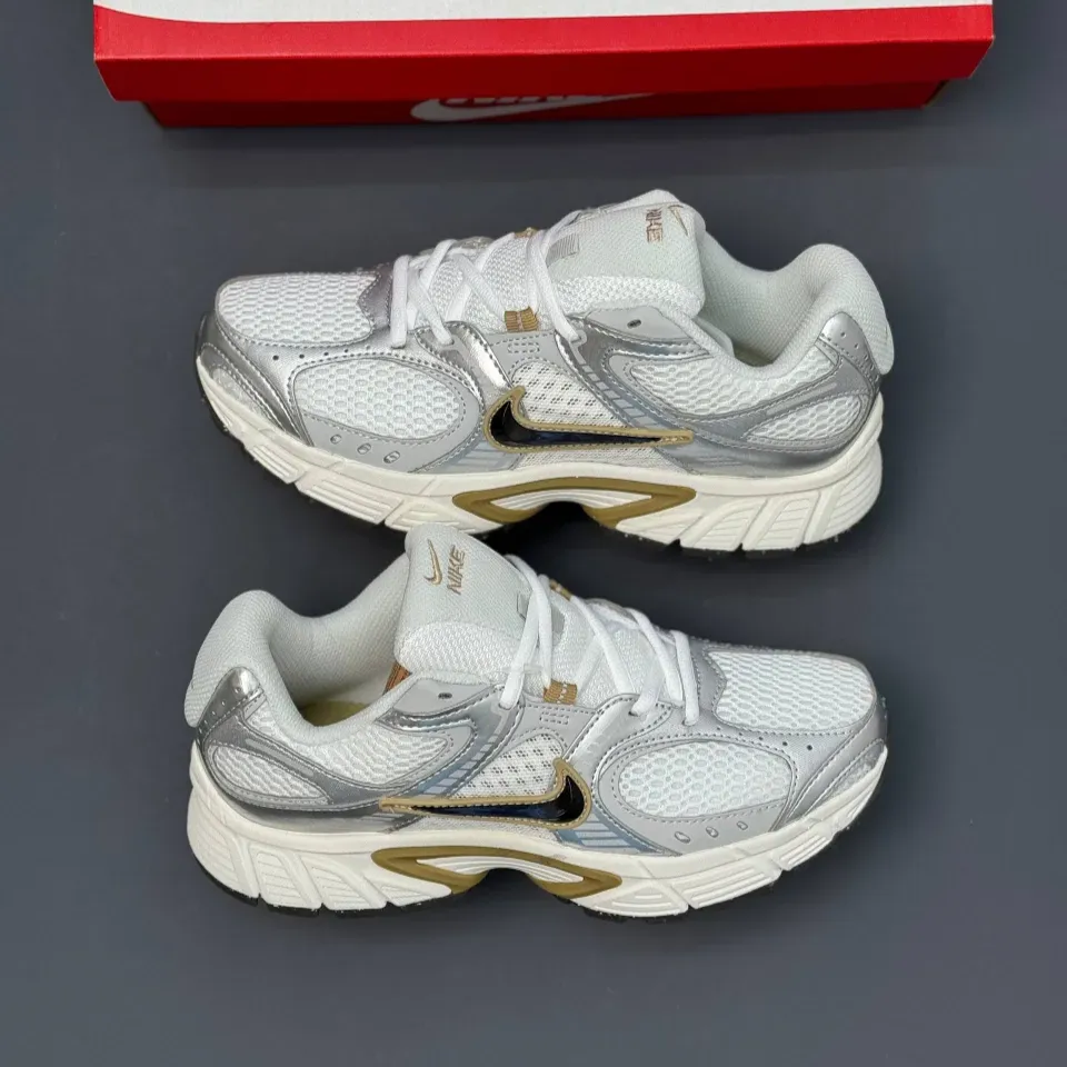 کفش نایک وی فایو کی ران سفید قهوه ای Nike V5K Run White Brown کفش نایک وی فایو کی ران سفید قهوه ای Nike V5K Run White Brown - تصویر 6