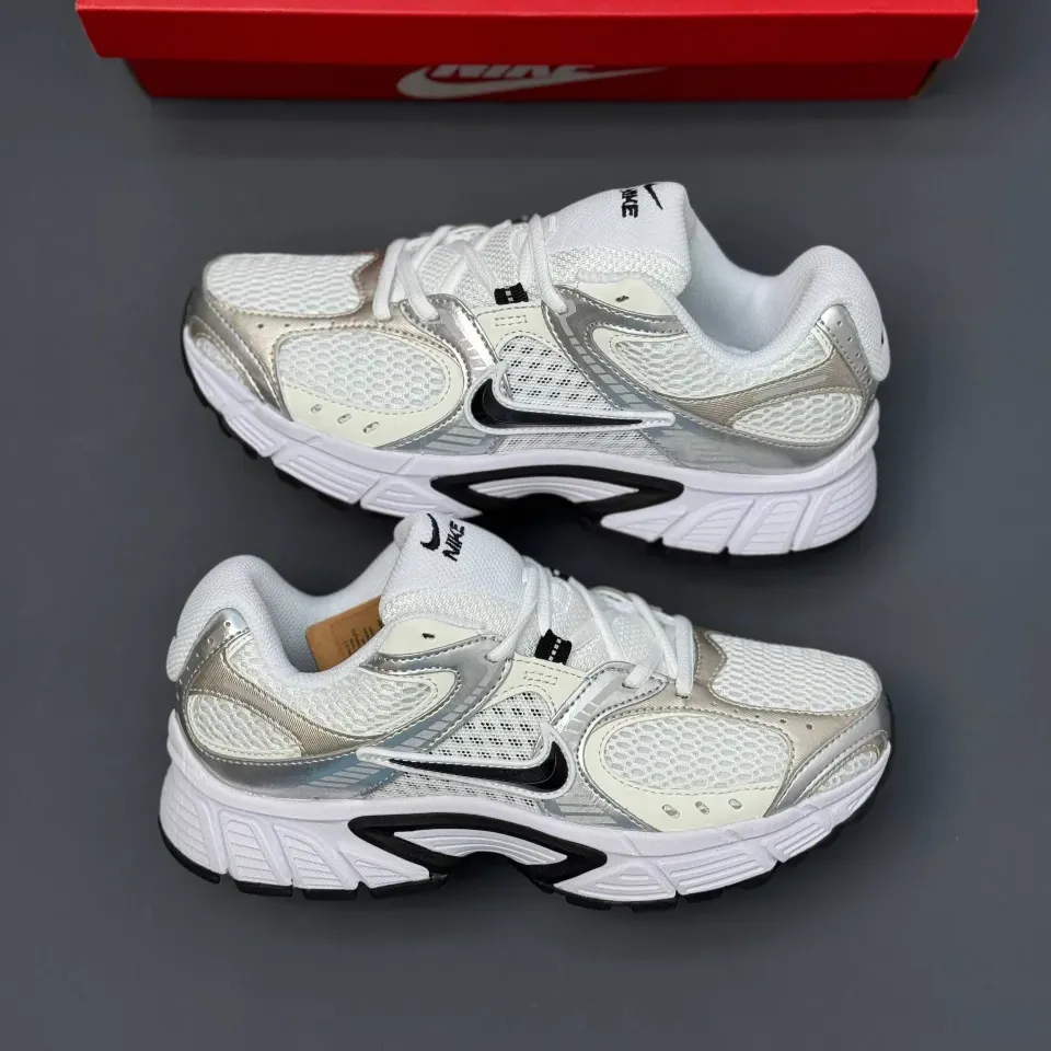 کفش نایک وی فایو کی ران سفید مشکی Nike V5K Run White Black کفش نایک وی فایو کی ران سفید مشکی Nike V5K Run White Black - تصویر 3
