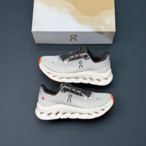 کفش آن رانینگ QC Cloudtilt کرم قهوه‌ای On Running QC Cloudtilt Cream Brown