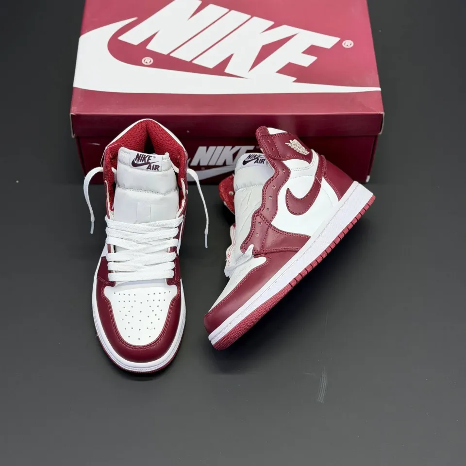 کفش نایک ایر جردن وان ساقدار رترو زرشکی Nike Air Jordan 1 Retro High Burgundy کفش نایک ایر جردن وان ساقدار رترو زرشکی Nike Air Jordan 1 Retro High Burgundy - تصویر 2