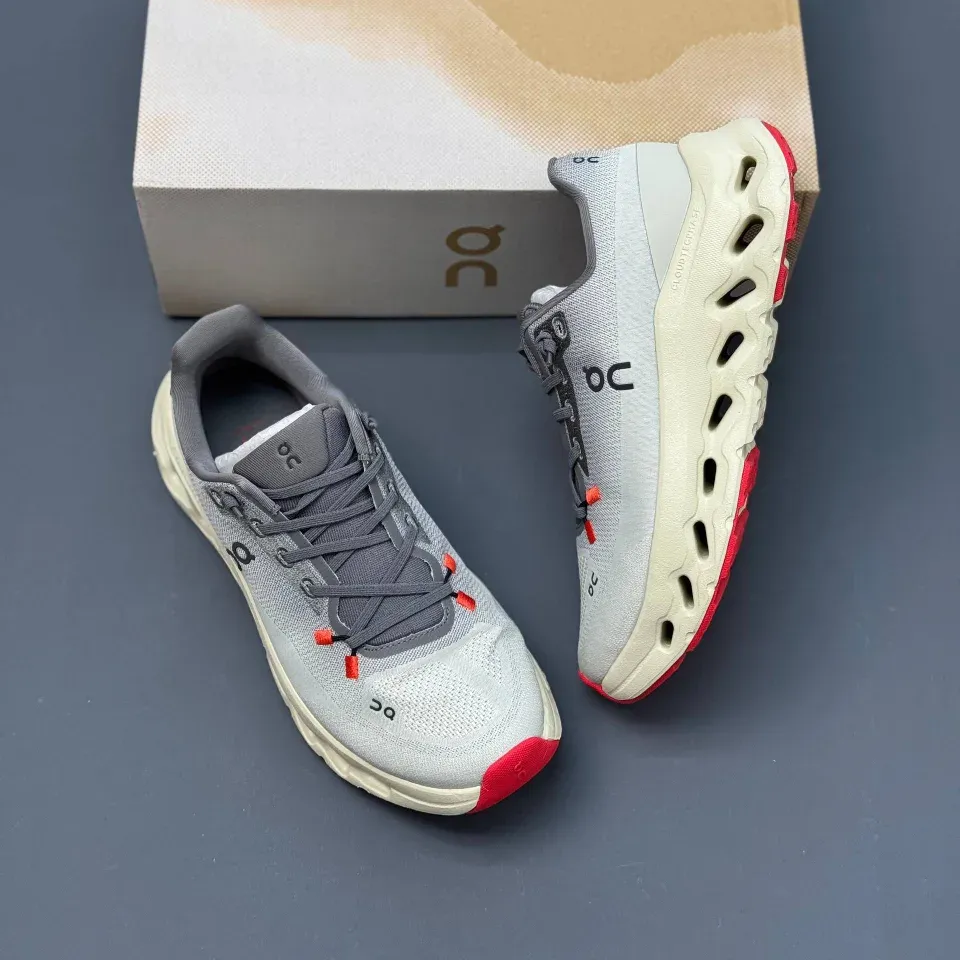 کفش آن رانینگ QC Loewe Cloudtilt طوسی On Running QC Loewe Cloudtilt Grey کفش آن رانینگ QC Loewe Cloudtilt طوسی On Running QC Loewe Cloudtilt Grey - تصویر 3